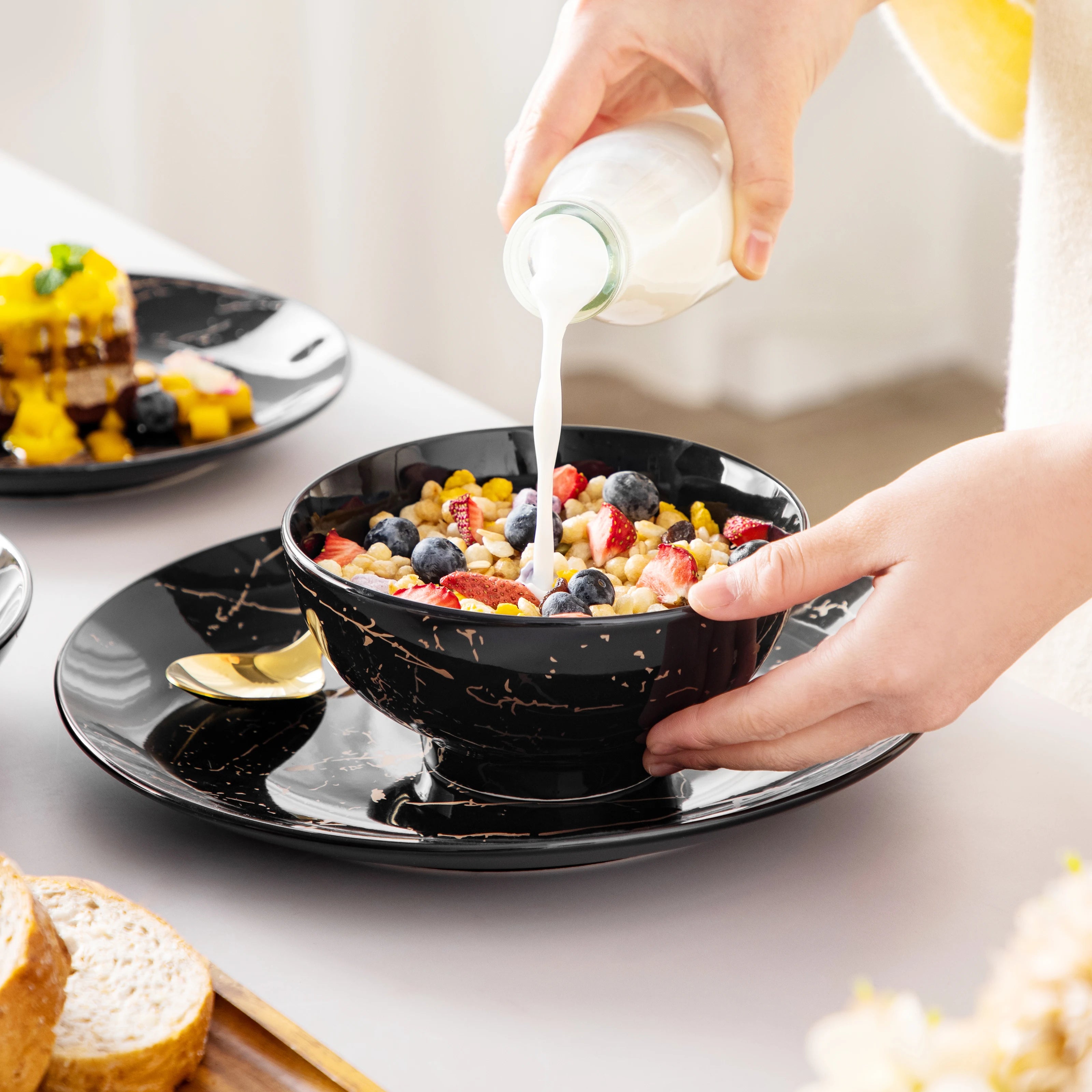 24 Piece Ceramic Dinnerware Set